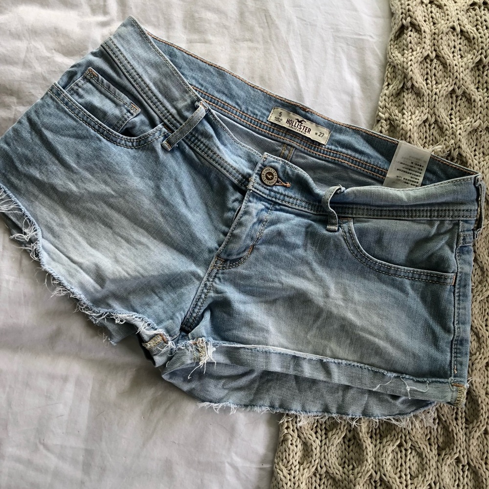 Low rise Hollister denim shorts